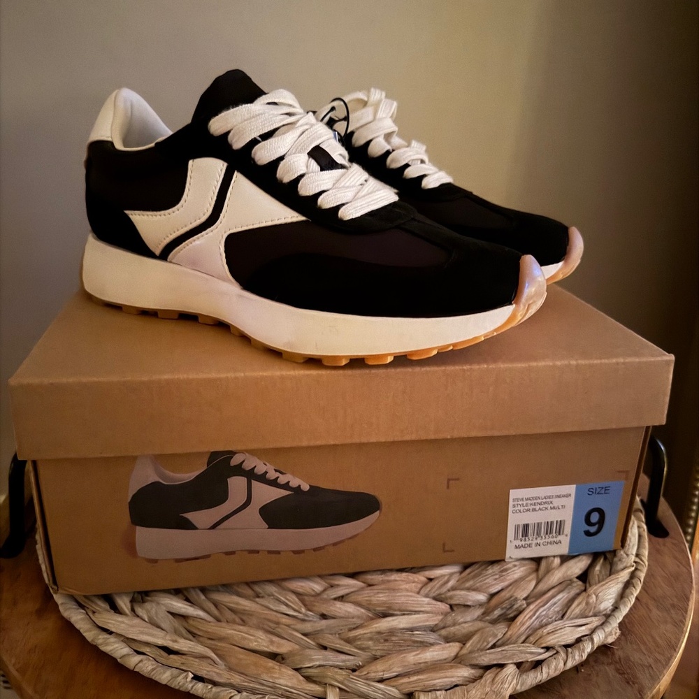 Steve Madden Kendrix Sneakers